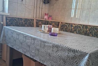 Apartament cu 3 camere decomandat în Central - 1