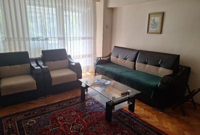 De inchiriat Apartament 3 camere, zona Centru. - 2