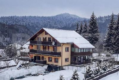 Casă cu 4 camere cu Teren 1000 Mp în Central