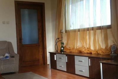 Casă cu 4 camere în Central - 2