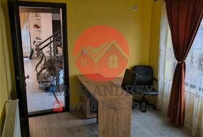 Casă cu 5 camere cu Teren 209 Mp în Central - 10