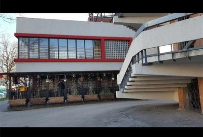 Spațiu comercial, de 580 mp, în Central - 4