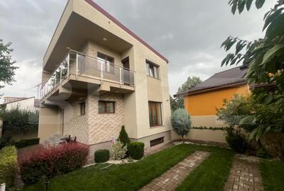 Casa D+P+1, zona Sarari, 130 mpu