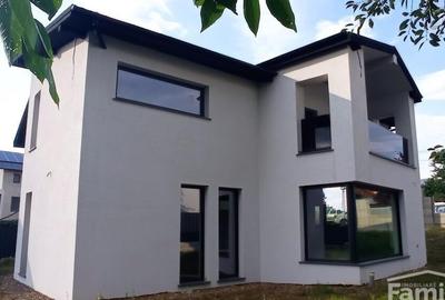 Casă cu 5 camere cu Teren 800 Mp în Burdujeni