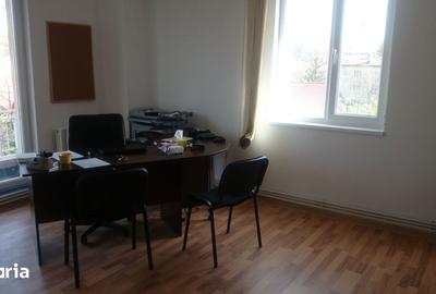 Casă cu 4 camere cu Teren 100 Mp în Central - 5