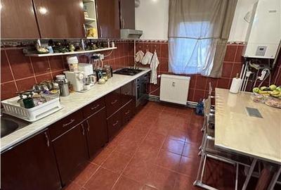 Apartament cu 3 camere decomandat, mobilat în Mircea cel Bătrân - 1