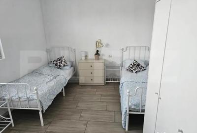 Casă cu 7 camere cu Teren 1000 Mp în Central