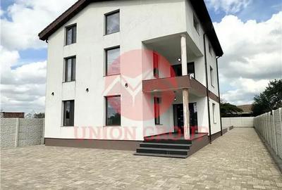 Spațiu comercial, de 500 mp, în Central - 11