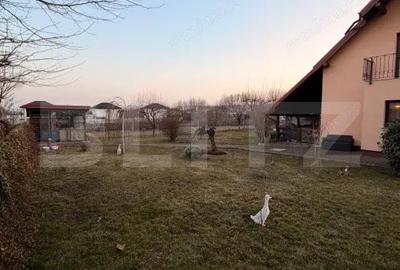 Casă cu Teren 691 Mp în Central - 1