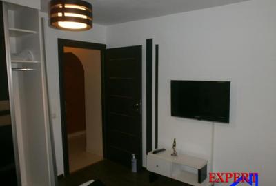 Apartament 2 camere decomandat de lux , zona Centrala - 6