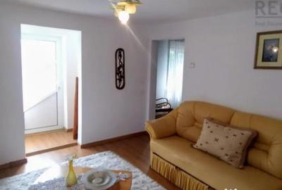 Casă cu 4 camere cu Teren 1800 Mp în Smeeni - 1