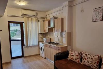 Apartament cu 2 camere semidecomandat, mobilat în Nicolina
