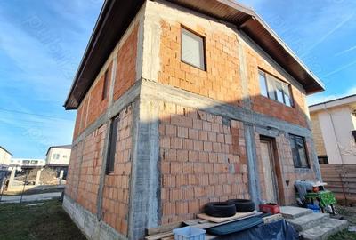 Casă cu 3 camere în Tunari - 8