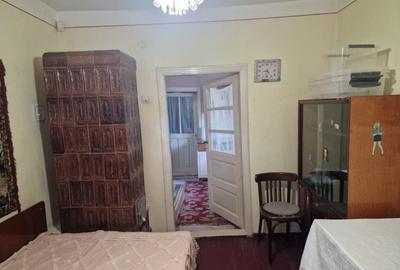 Casă cu 4 camere cu Teren 910 Mp în 23 August - 6