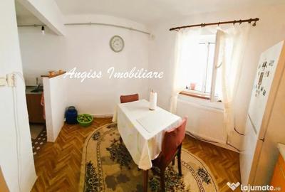 Apartament cu 3 camere decomandat în C5 - 2