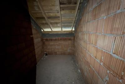 Casă cu 5 camere cu Teren 500 Mp în Sântandrei - 11