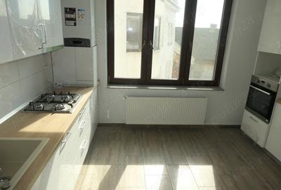 Spațiu comercial, de 180 mp, în Central - 3