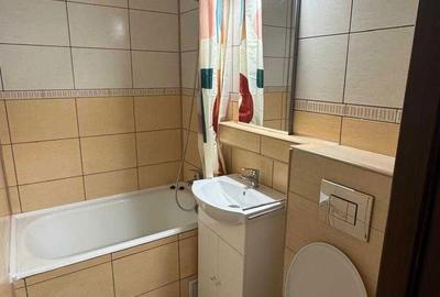 Apartament cu 3 camere semidecomandat în Central - 1