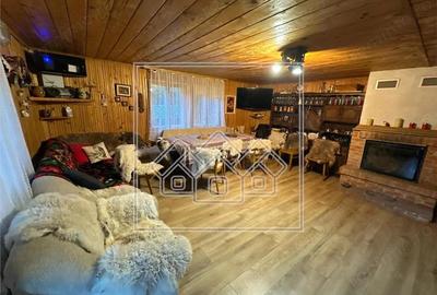 Casa de vacanta in Cartisoara, Transfagarasan - teren 971 mp, 8 camere - 8