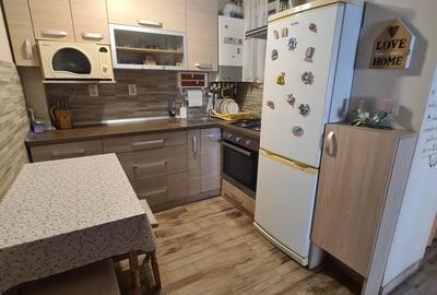 Apartament cu 2 camere decomandat în Carei - 2