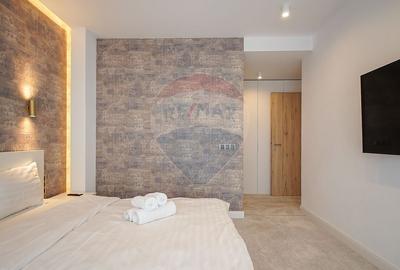 Penthouse cu 4 camere decomandat în Tractorul - 21