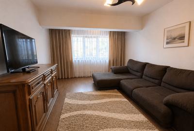 Apartament cu 2 camere decomandat în Casa de Cultură
