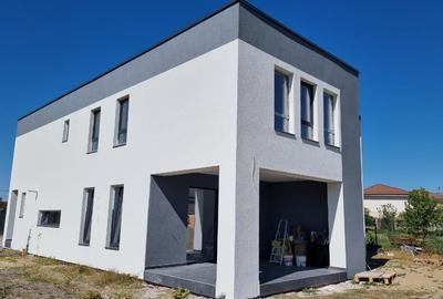 Duplex cu 4 camere cu Canalizare în Săcălaz - 1