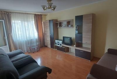 Apartament cu 2 camere decomandat, mobilat în Nicolina