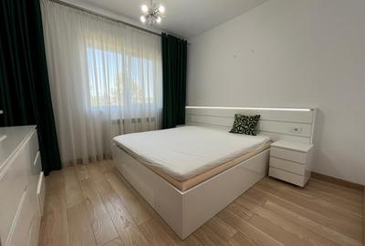 Apartament cu 3 camere semidecomandat, mobilat în Păcurari