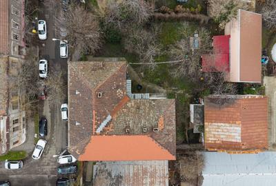 Casă cu 25 camere cu Canalizare în Central - 22