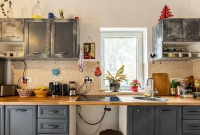 Casa cocheta-114mp teren-Zona Centrala-5 min pe jos de centru - 1