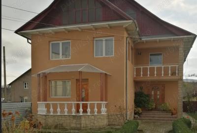 Casa de vanzare in Moinesti, Bacau, an 2003, 270mp utili, teren 2200mp - 1
