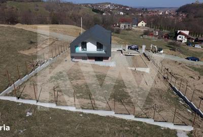 Casă cu 5 camere cu Teren 914 Mp în Central - 2