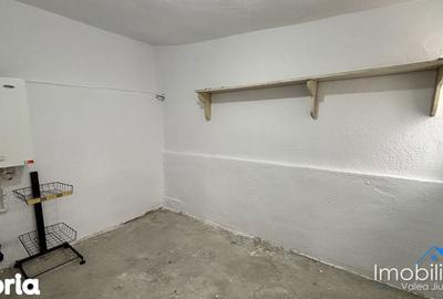 Spațiu comercial, de 40 mp, în Petros - 6