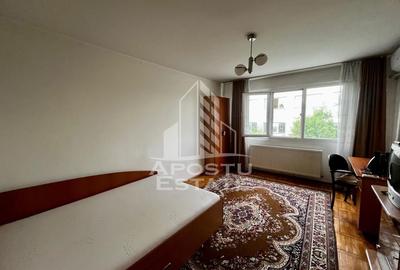 Apartament o camera, etaj 4, bloc anvelopat, Complexul Studentesc - 2