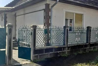 Casă cu Teren 355 Mp în Central - 2