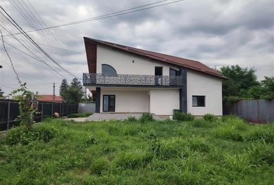 Casă individuală cu 4 camere în Lipănești