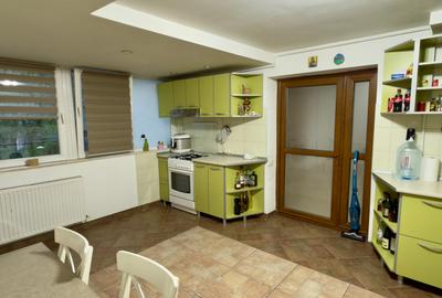 Apartament cu 3 camere decomandat, mobilat în Lujerului - 26