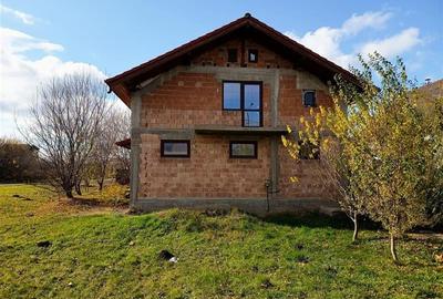 Casa la rosu cu 3 dormitoare, garaj si bransamente utilitati, Harman - 18