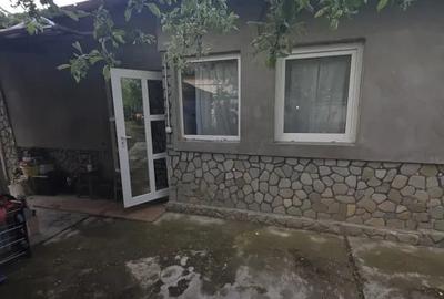 Casă cu 4 camere cu Teren 1400 Mp în Boldești - 9