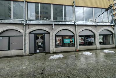 Spațiu comercial, de 96 mp, în Central - 3