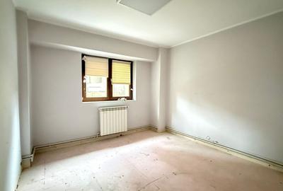 Apartament cu 4 camere decomandat în Calea Călărașilor - 3