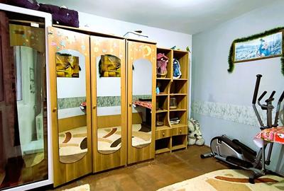 Apartament cu 2 camere semidecomandat, mobilat în Exterior Sud