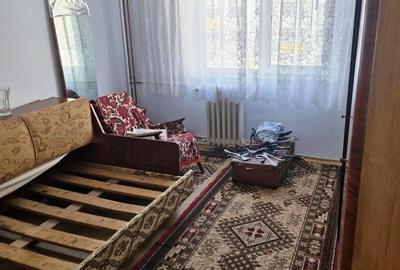 Apartament cu 4 camere semidecomandat în Rahova - 3