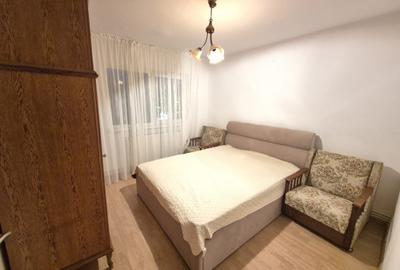Vanzare apartament 2 camere decomandat etaj intermediar  Str.Carpatilor - 9