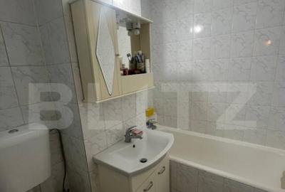 Apartament cu 3 camere decomandat în Lipovei
