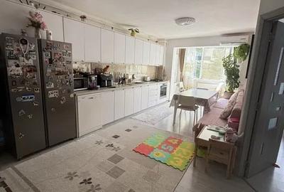 Apartament cu 3 camere semidecomandat, mobilat în Florești - 2
