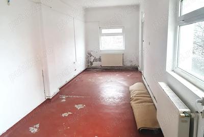 Spațiu comercial, de 145 mp, în Central - 7