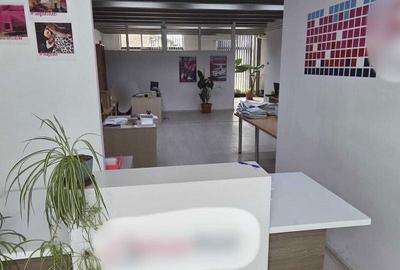 Spațiu comercial, de 250 mp, în Central - 7