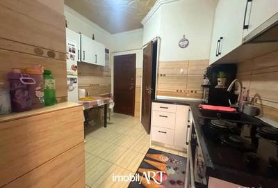 Apartament cu 3 camere decomandat în Central - 3